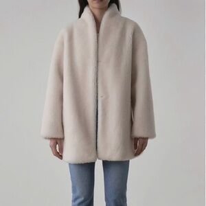 The Curated Modern Teddy Coat in Cream Size Large